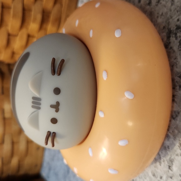 Pusheen Vinyl Figure - Picture 5 of 7